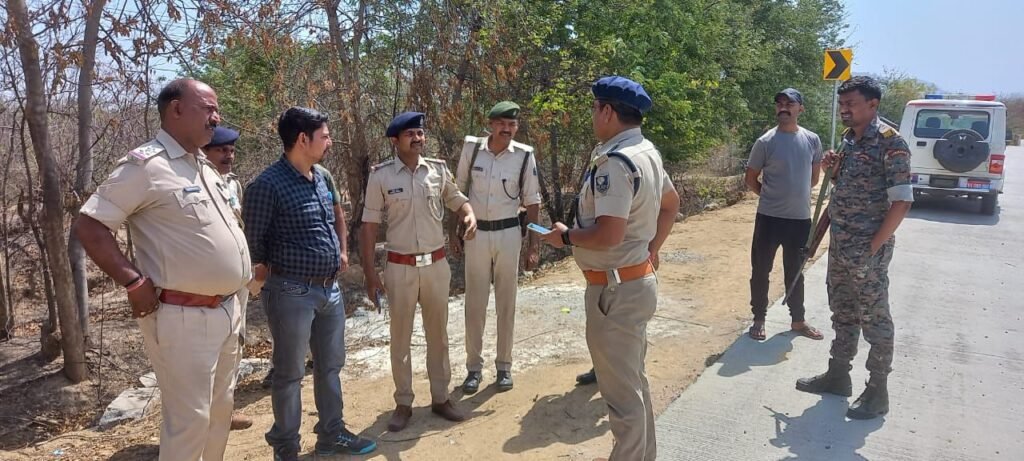 गोली चलती रही, चीख गूंजती रही… मिठाई कारोबारी का रिश्तेदार बना शिकार, बदमाशों ने मारीं तीन गोलियां 10 img 20250423 wa00087963562111579380423 गोली चलती रही, चीख गूंजती रही… मिठाई कारोबारी का रिश्तेदार बना शिकार, बदमाशों ने मारीं तीन गोलियां