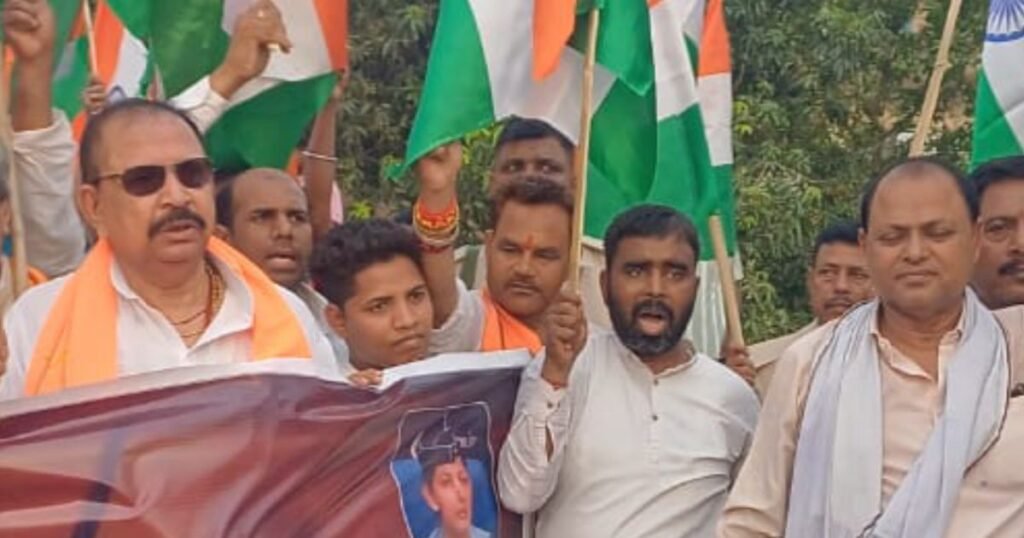 20250523 2132454392557672682058765 ऑपरेशन सिंदूर की सफलता पर मानपुर में निकली 4 KM लंबी तिरंगा यात्रा, वीर जवानों को किया गया नमन