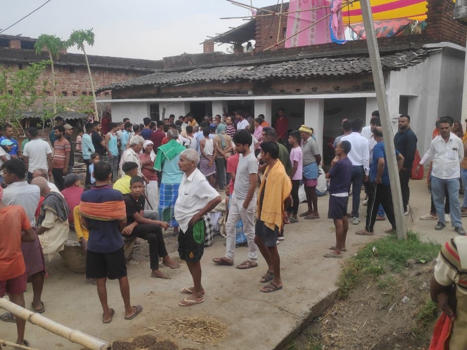 गया में तिलक से ठीक पहले युवक की मौत से पसरा मातम, आहार के पास मिला शव – गांव में मचा हाहाकार 9 img 20250506 wa00097759216610765759587 गया में तिलक से ठीक पहले युवक की मौत से पसरा मातम, आहार के पास मिला शव – गांव में मचा हाहाकार