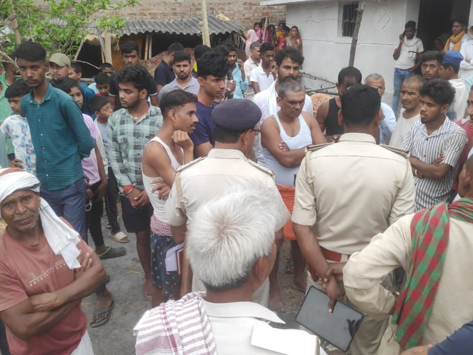 गया में तिलक से ठीक पहले युवक की मौत से पसरा मातम, आहार के पास मिला शव – गांव में मचा हाहाकार 10 img 20250506 wa00107788829568613565380 गया में तिलक से ठीक पहले युवक की मौत से पसरा मातम, आहार के पास मिला शव – गांव में मचा हाहाकार