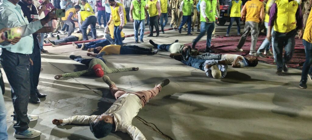 पंडित दीन दयाल उपाध्याय जंक्शन पर 'ऑपरेशन अभ्यास' के अंतर्गत मॉकड्रिल का सफल आयोजन 11 img 20250507 wa00562796623253591091352 पंडित दीन दयाल उपाध्याय जंक्शन पर 'ऑपरेशन अभ्यास' के अंतर्गत मॉकड्रिल का सफल आयोजन