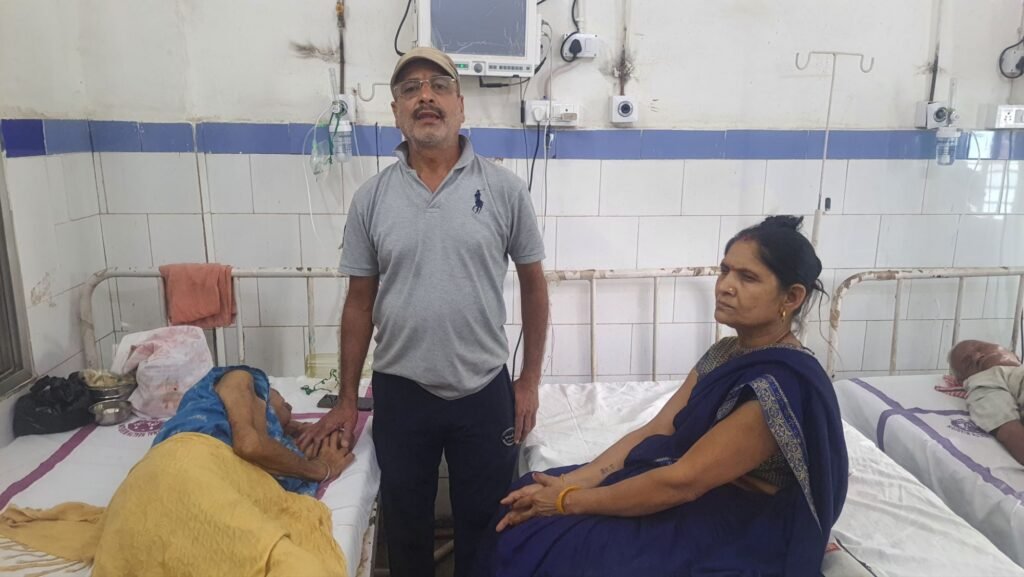 80 वर्षीय वृद्धा से भाई-भतीजी ने ठगी से हड़पे मकान और दो लाख रुपये, विरोध पर की मारपीट और घर से निकाला