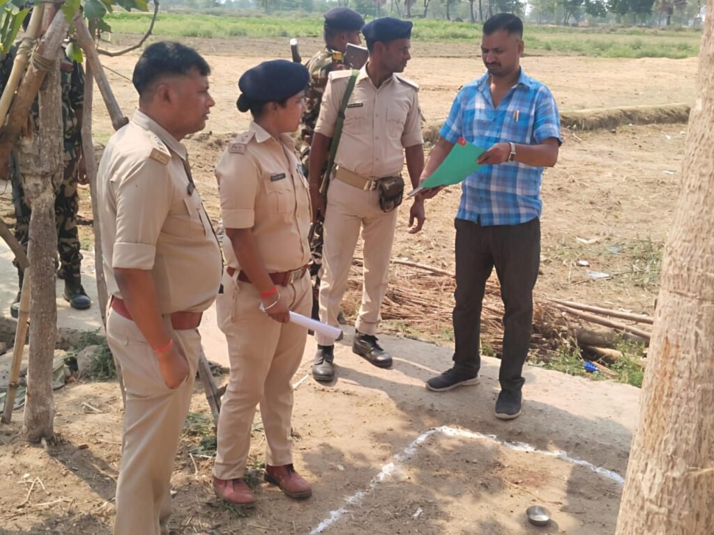 गया में बेटे ने मां और भाई के साथ मिलकर की पिता की हत्या, तीनों गिरफ्तार 9 img 20250513 wa00585358588975740775306 गया में बेटे ने मां और भाई के साथ मिलकर की पिता की हत्या, तीनों गिरफ्तार