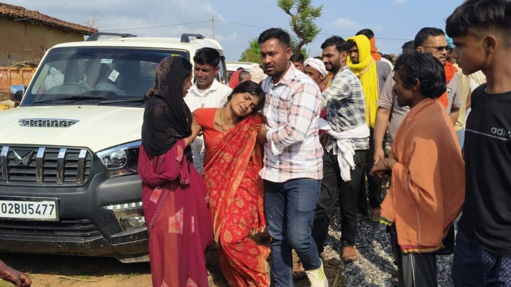 कटिया कांड का मास्टरमाइंड मनीष यादव मुठभेड़ में ढेर, शव पहुंचते ही गांव में पसरा सन्नाटा 12 img 20250527 wa00168637490262359648512 कटिया कांड का मास्टरमाइंड मनीष यादव मुठभेड़ में ढेर, शव पहुंचते ही गांव में पसरा सन्नाटा