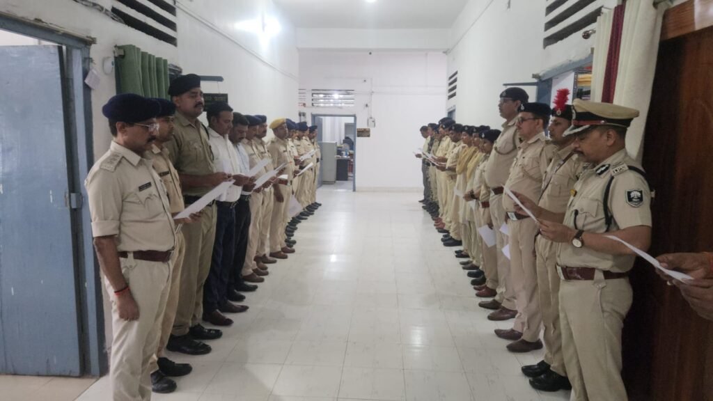 विश्व बाल श्रम निषेध दिवस पर मगध पुलिस ने ली शपथ, बाल श्रम उन्मूलन को लेकर दिखाया संकल्प
