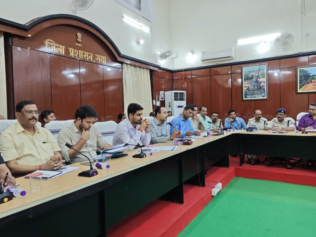 पितृपक्ष मेला 2025 की भव्य तैयारी शुरू: डीएम शशांक शुभंकर ने दिए अफसरों को अहम निर्देश, थीम बेस्ड सजावट और AI चैटबॉट की भी योजना 10 img 20250614 wa00322858822884312694429 पितृपक्ष मेला 2025 की भव्य तैयारी शुरू: डीएम शशांक शुभंकर ने दिए अफसरों को अहम निर्देश, थीम बेस्ड सजावट और AI चैटबॉट की भी योजना