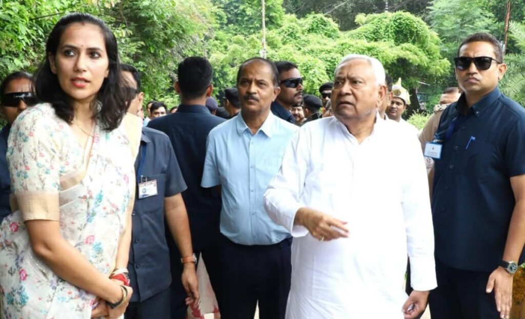 मुख्यमंत्री नीतीश कुमार ने किया वाणावर पहाड़ का औचक निरीक्षण, श्रावणी मेले की तैयारियों का लिया जायजा 9 20250730 164231147418461865218782 मुख्यमंत्री नीतीश कुमार ने किया वाणावर पहाड़ का औचक निरीक्षण, श्रावणी मेले की तैयारियों का लिया जायजा