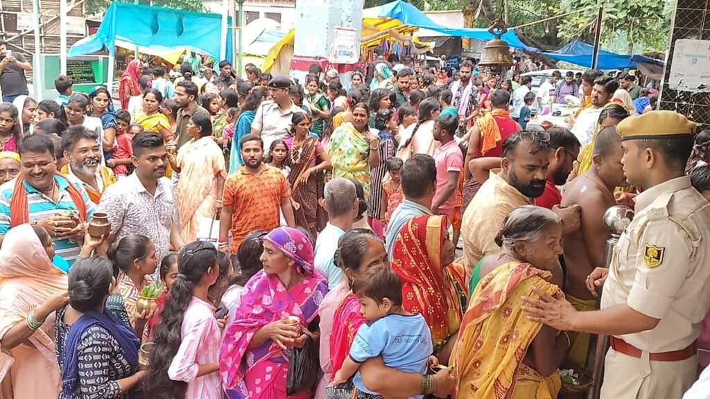 बेलागंज: कोटेश्वर नाथ धाम में अंतिम सोमवारी पर उमड़ा श्रद्धा का सैलाब, मोरहर तट पर भव्य सूर्य मंदिर का हुआ शिलान्यास