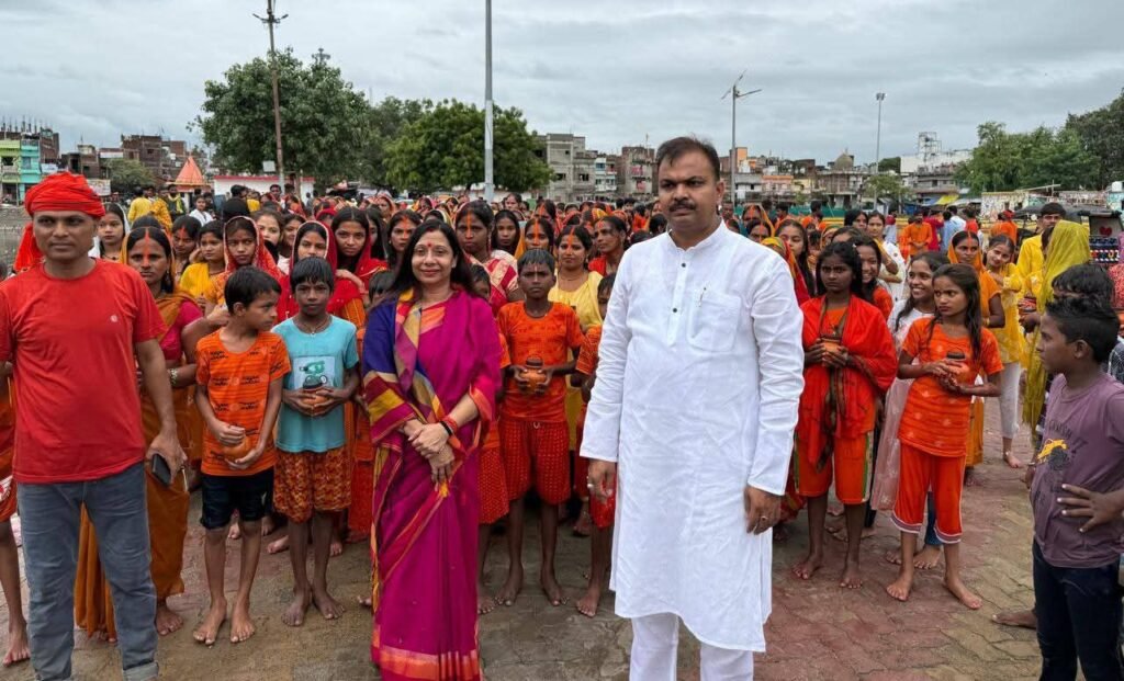 मदनपुर के खिरियावा मानव घाट से निकली भव्य जल यात्रा, पूर्व विधायक अशोक कुमार सिंह सहित कई जनप्रतिनिधि हुए शामिल