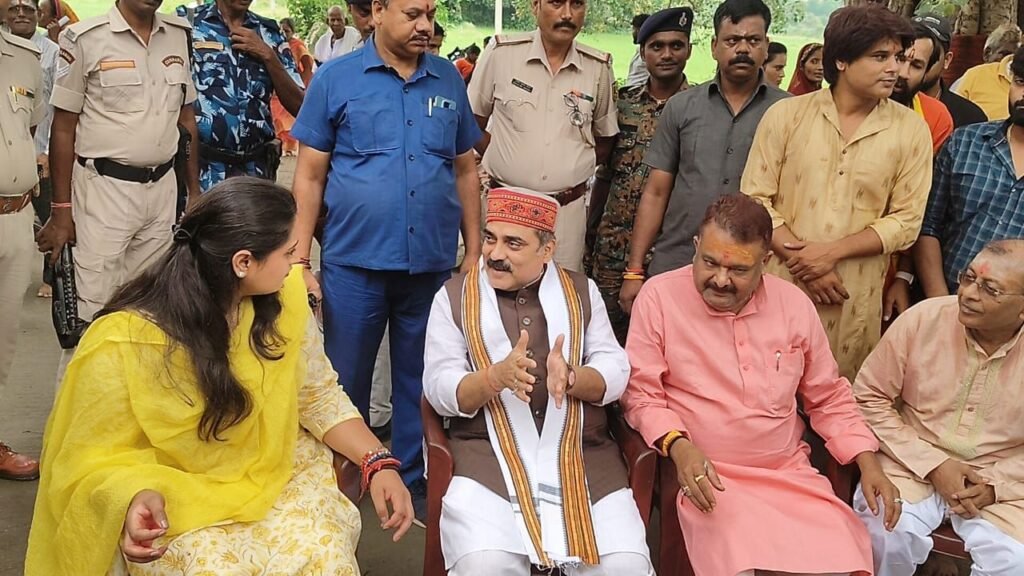 बेलागंज: कोटेश्वर नाथ धाम में अंतिम सोमवारी पर उमड़ा श्रद्धा का सैलाब, मोरहर तट पर भव्य सूर्य मंदिर का हुआ शिलान्यास 9 img 20250804 wa00258389780200291888763 बेलागंज: कोटेश्वर नाथ धाम में अंतिम सोमवारी पर उमड़ा श्रद्धा का सैलाब, मोरहर तट पर भव्य सूर्य मंदिर का हुआ शिलान्यास