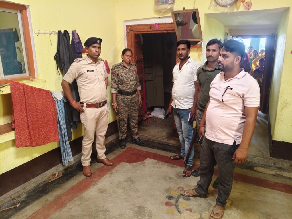 img 20250905 wa01358967210780927892457 मोहनपुर प्रखंड के खाप गांव में गुरुवार रात को एक घर को चोरों ने बनाया निशाना।