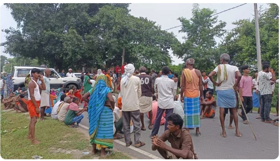 screenshot 2025 09 13 09 11 22 377 edit com3183853163221677246 फतेहपुर में एक शिक्षक के पुत्र की गोली मारकर हत्या, आक्रोशित ग्रामीणों ने गया – रजौली मुख्य सड़क को किया जाम