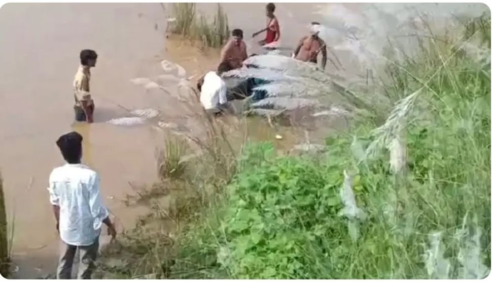 screenshot 2025 09 25 20 20 50 217 edit com8825357841663485410 रील बनाने के दौरान फल्गु नदी में डूबने से पांच बच्चे की हुई मौ@त