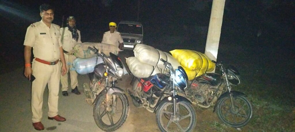 फतेहपुर पुलिस ने 550 लीटर देशी महुआ शराब व तीन बाइक किया जब्त